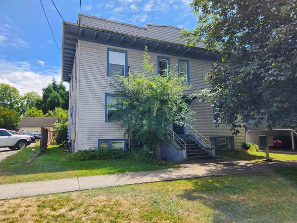 $1,100 1604 I Street #3 (Bellingham)63935191053315120