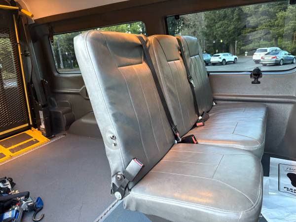 2011 Ford Econoline E150 - Photo 15