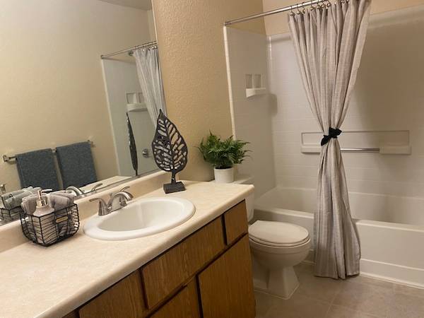 $1,639 / 1br - 618ft2 - Remodeled 1 Bedroom with Inside Laundry Connections ---Apply Today! (Modesto)63970445565955124