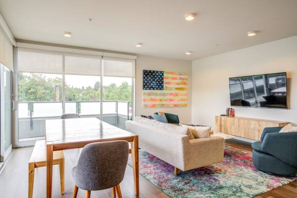 $1,399 / 504ft2 - Location! Location! Location! And Yes, Four Weeks Free Rent! Call Us! (Portland, Clackamas, Beaverton, Milwaukie)63672529902593122