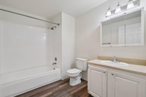 $1,544 / 1br - 720ft2 - ¡$1000 DE DESCUENTO EN EL ALQUILER DEL PRIMER MES ESPECIAL!! (TUKWILA)63929299691779120