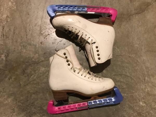 Jackson freestyle ice skates 5-1/2 and MK blades 1