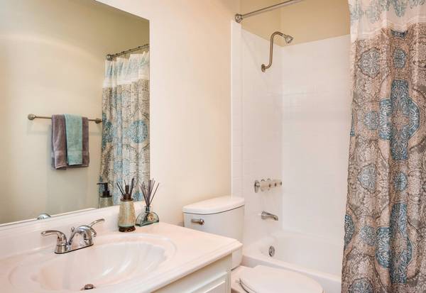 $2,045 / 1br - 630ft2 - Inviting 1 BR/1 BA Oasis-One Month Free, Pool & Attached Garages (La Mesa)63845977100291121