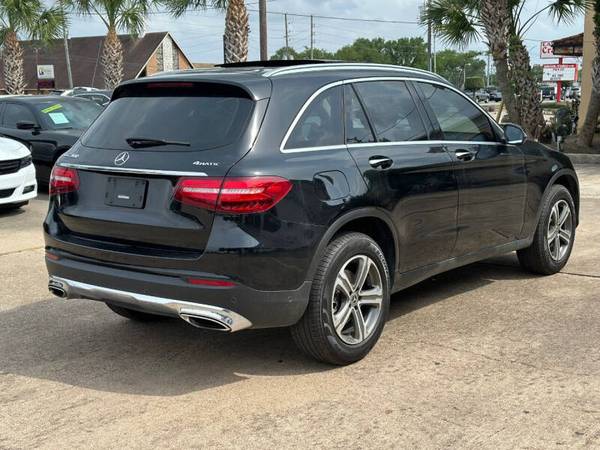 2018 Mercedes GLC 300 - Concesionario de Autos con Financiamiento Interno en SW Houston - $19,995 (Houston Financiamiento Interno)63622339718017124