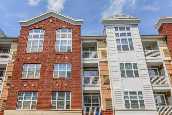 $2,011 / 2br - 1213ft2 - Located in Laurel, Cable Ready, 2 BD (14720 4th St, Laurel, MD)63694891288065120