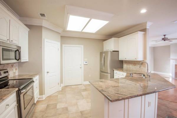 $2,100 / 3br - 1667ft2 - House for rent near interstate between Essen and Bluebonnet (Baton Rouge)63902940172291123
