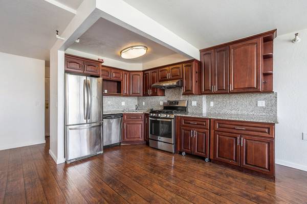$2,800 / 2br - 801 Franklin St #1221 -  2 bedroom | 1.5 bath | 2 level Condo (oakland downtown)63880013320963123