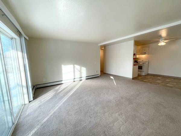 $2,005 / 3br - 1066ft2 - Your search stops here! Exquisite views can be yours! 3 bed / 1 bath (Anchorage - Near Campbell Park)64014001380737124
