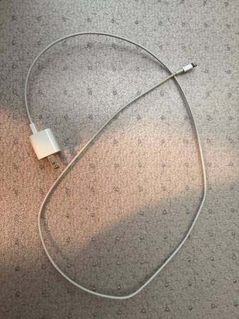 Iphone charge cords (2) and blocks (2 of them), USED working perfect 1
