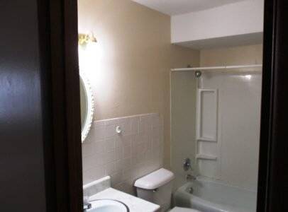 $869 / 1br - 1 Dormitorio cerca del sendero (107 Shelbourne)63700527605635123