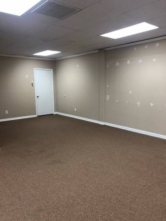 $685 / 725ft2 - Office / Commercial - 3018 Wildwood Ave (Jackson)63952521800963124