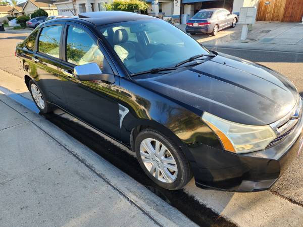 Modelo 2009 Ford Focus Se, título limpio, 135k, funciona bien, AT/AC, venta en 2500 usd. - $2,50063616906501377120