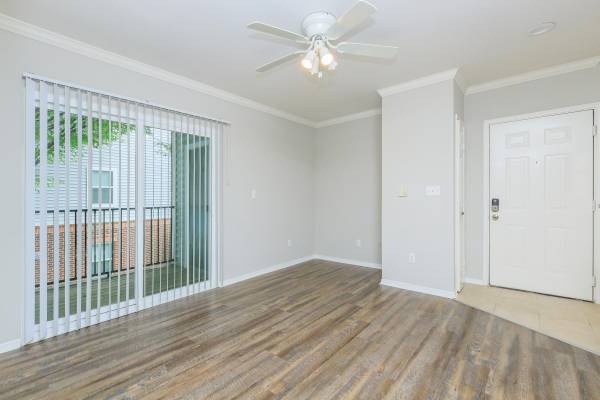$1,949 / 1br - 589ft2 - Business Center, Jogging Trails, On-call Maintenance (4201 Jefferson Oaks Cir, Fairfax, VA)63856988703619122