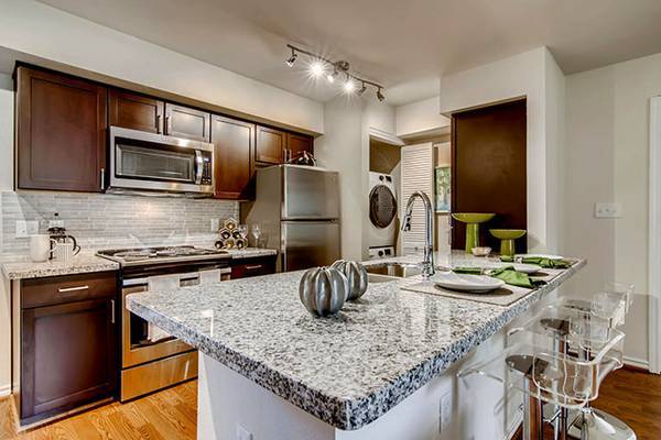 $1,200 / 1br - Quiet Galleria Area Apts-Upgraded Units! (FELONY OK) (Galleria/ Uptown)63906681562883120