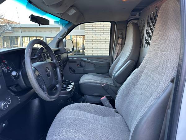 2014 GMC Savanna 3500 - Photo 9