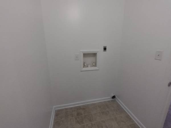 $1041.00 / 2br - 840ft2 - 3rd Floor 2 Bed/1.5 Bath Unit in Lynchburg - Available 10/15 - $1041/m63852072430465124