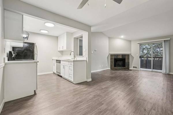 $2,141 / 2br - 901ft2 - Outdoor Playground, 24-Hour Fitness Center, Basketball Court (1324 Mill Creek Blvd, Mill Creek, WA)63885012684931124