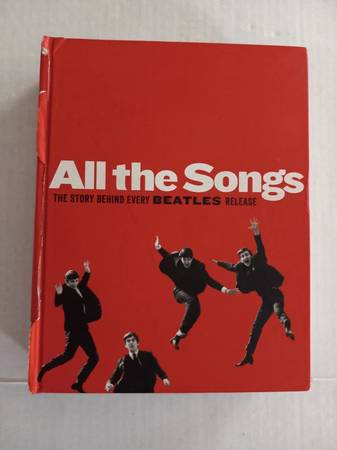 LOTE DE 7 LIBROS Y REVISTAS DE THE BEATLES: Muchas fotos, todas las canciones descritas - $30 (Wildwood)63438507272579123