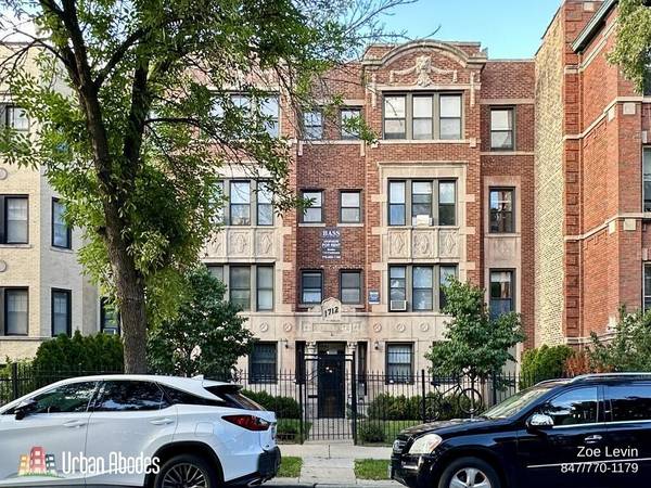 $1,295 / 1br - 700ft2 - NEWLY RENOVATED 1 Bedroom, 1 Bath in Rogers Park, Available: 10/1/2025 (Rogers Park)63898859518210122