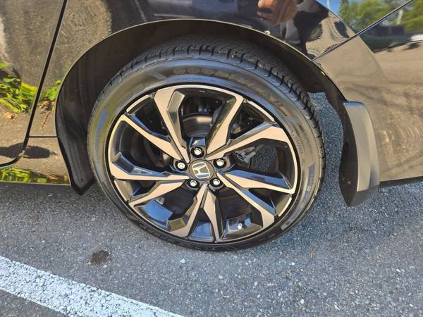 2019 Honda Civic Sport - $20,999 (_Honda_Civic_)63617275645953124