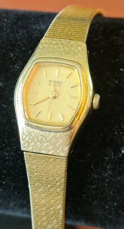 Women's Vintage Seiko Quartz Gold Watch (2021-5149) 1