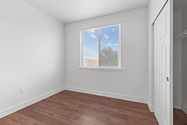 $2,050 / 3br - 1286ft2 - Air Conditioner, Patio, On-site Maintenance, Dishwasher (3003 Queensgate Drive)63674588018179123