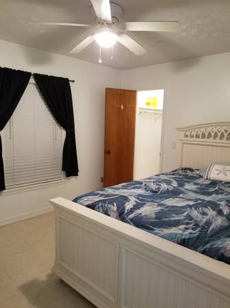$1 / 2br - 1000ft2 - Room +bath avail. for Female (Port st lucie)63823722745473120