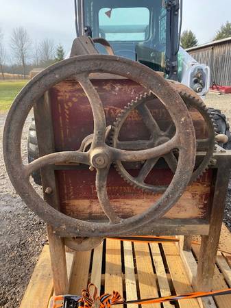 Hocking Valley Improved Corn Sheller 1