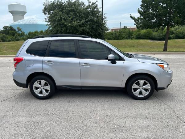 Subaru Forester 2.5i Premium 2015 - 1 dueño, equipada, neumáticos excelentes - $10.500 (Austin)63439374458369123