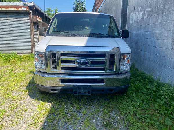 2012 FORD E350 - $6,800 (Ozone park)63614546072577121