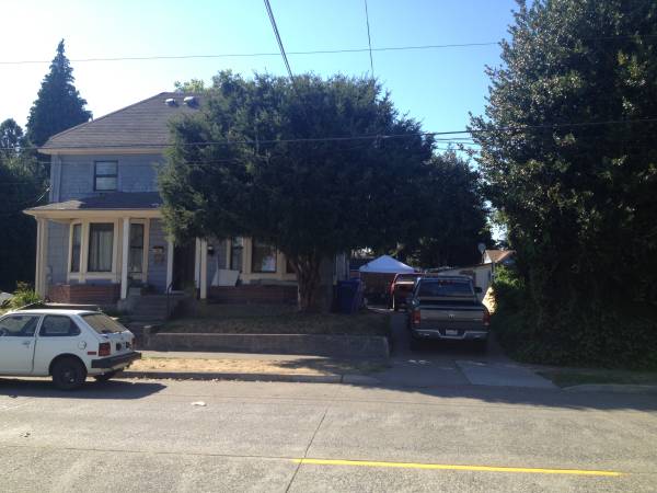 $619,000 / 6br - rezoned to multi family; three buildings two tax lots 3 buildings (Kelso, WA)63956353254274120