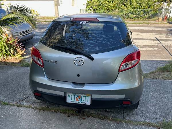 2011 Mazda 2 Sport Excelente estado 127 mil millas Segundo propietario - $4,400 (Lake Worth Beach)63479761649025123