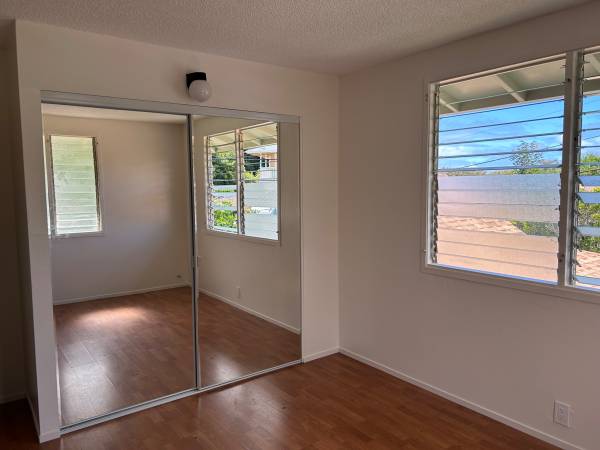 $975 / 150ft2 - Nice clean private room (Kailua)63939532518146120