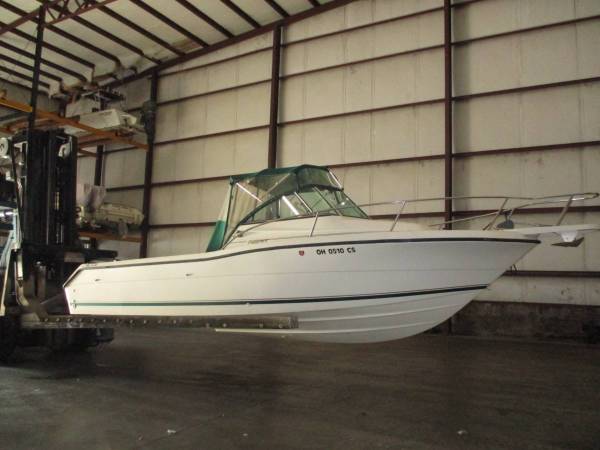 Pursuit 2460 walk around w 225 yamaha 1