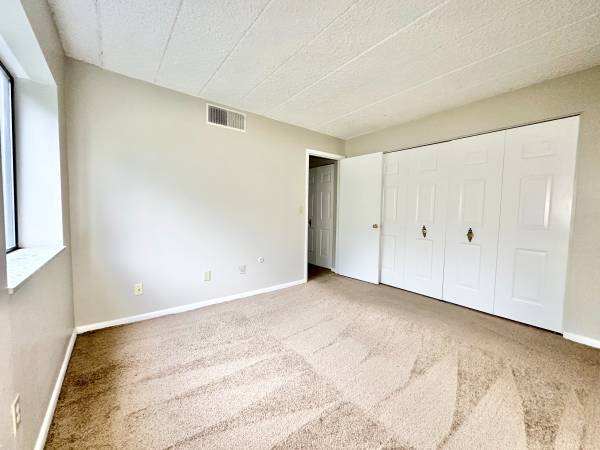 $1,145 / 1hab - 750ft2 - En el Corazón 💖💞🥰 de Ross Twp!!!!! (Ross Twp)64013363177602123