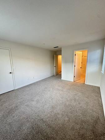 Captivating Townhomes: Exclusive 2-Car Garage & More 1