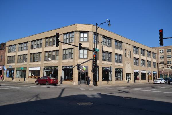$1,050 / 350ft2 - 🇺🇸 Amazing Updated Albany Park Studio Available  - Heat Included! (Albany Park (Kedzie Brown Line))63898473954818123