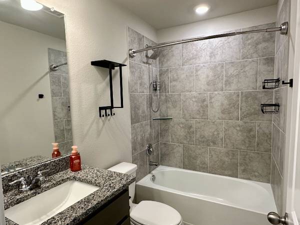 $2100.00 / 3br - 1585ft2 - 2072 Chief in Pleasant Hill, Bryan63806705374209124
