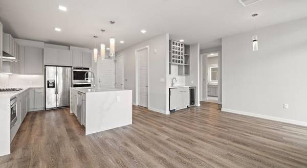 $2,610 / 2br - 1154ft2 - Wake Up to Wow  Light and Bright 2 Bedroom! (Downtown Portland)63820795692803123