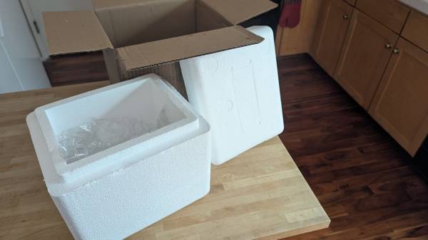 Free: styrofoam cooler with reusable ice 1