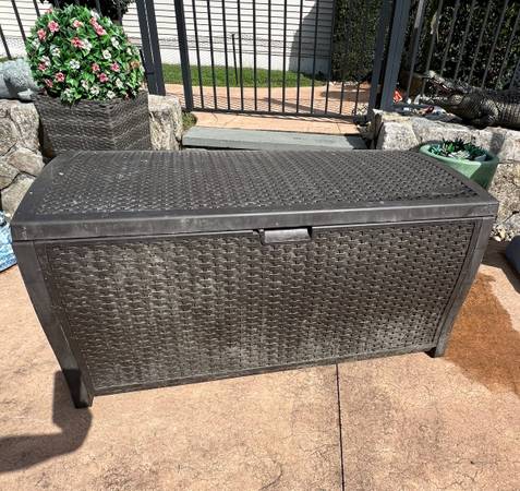 XL DECK BOX STORAGE CONTAINER POOL DECK BOX 50”x24”x24” 1