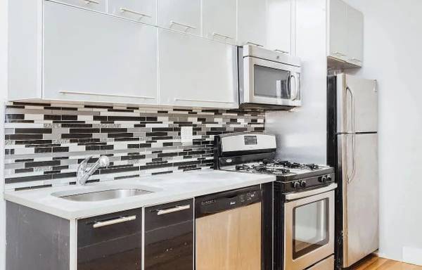 $1,300 / 3br - FEMALE ROOMMATE WANTED!! (Bushwick)63816625563907121