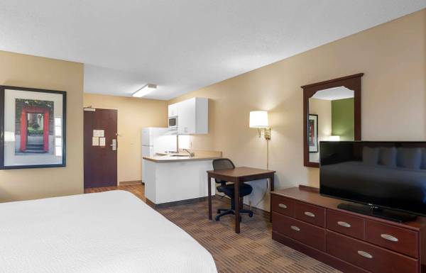 $1,560 / 375ft2 - Furnished Studio - Move In Ready (Colorado Springs)63658230612995122