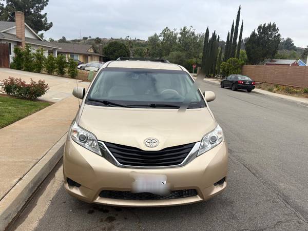 Toyota Sienna LE 2012 , clean title. - $8,500 (Poway)63624731645059121