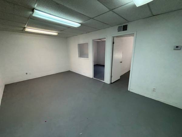 $695 / 600ft2 - ¡OFICINA COMERCIAL EN ALQUILER! ¡AMPLIAS SUITES PRIVADAS INDIVIDUALES! ¡MAL CRÉDITO ACEPTABLE! (MESA (STAPLEY & BROADWAY))64024823525633123