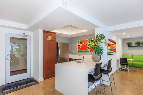 $2,629 / 2br - 842ft2 - Casa club, aire acondicionado y calefacción central (930 Figuroa Terrace, Los Ángeles, CA)63876485139331124