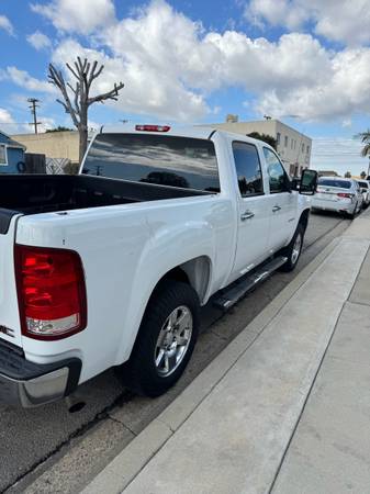 2010 Gmc sierra - $8,500 (Gardena)63476707356545123