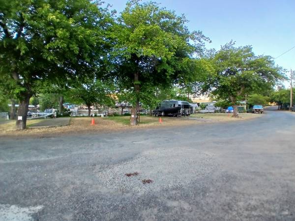 $495 * SPACES for Mobile Homes/ RV's * Waterfront (lake county)63672010854787120