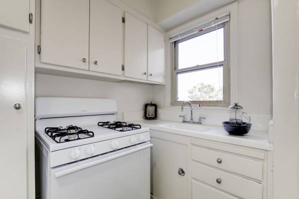 $1,800 / 525ft2 - #712 Large Studio Leasing Now! Ready Or Not Book Your Tour Today! (ADMO)63779464312707121