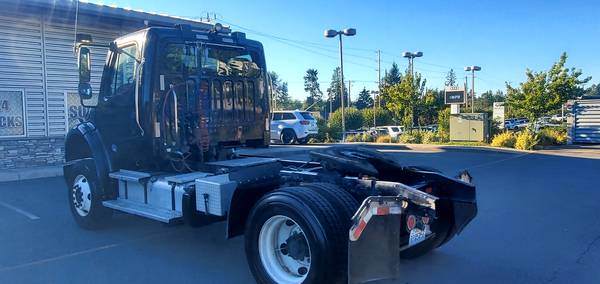 2015 Freightliner M2 106 * BAJA Kilometraje * Eje sencillo * Cabina diurna - $43,000 (Lynnwood)63624449666947124